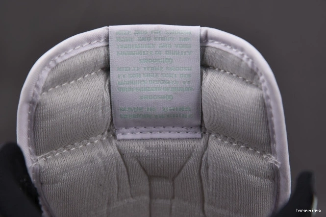 HYPE 1 Igloo High Jordan Retro 861428-100 0706